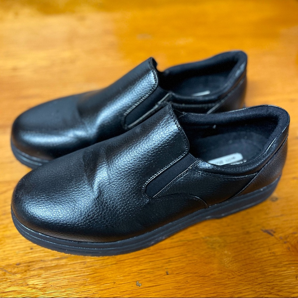 DS Work Non Skid Restaurant Shoe- Size 11 Men’s